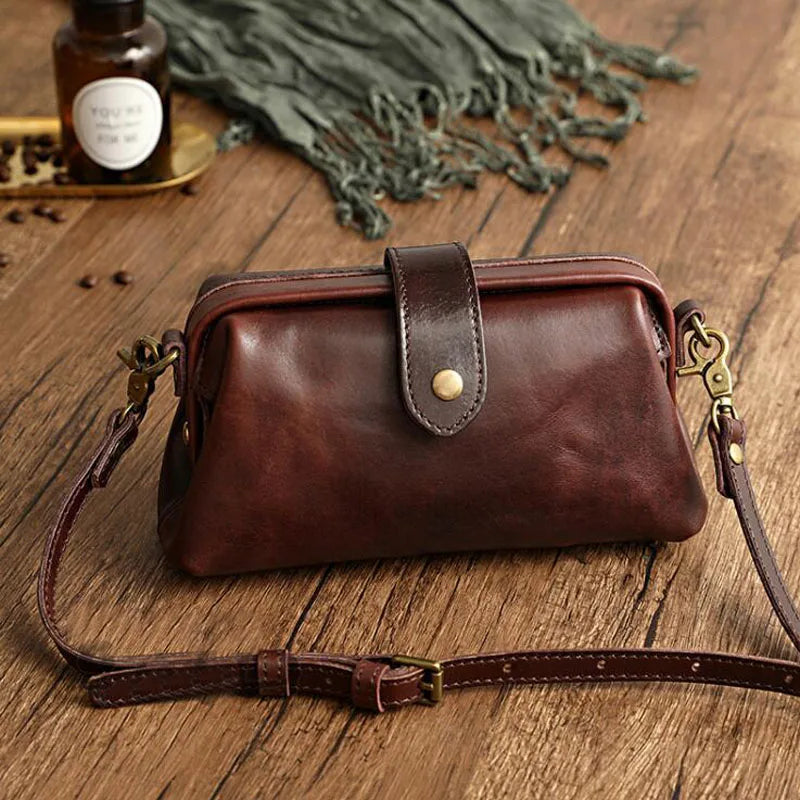 Ivy - Compact Leather Shoulder Bag
