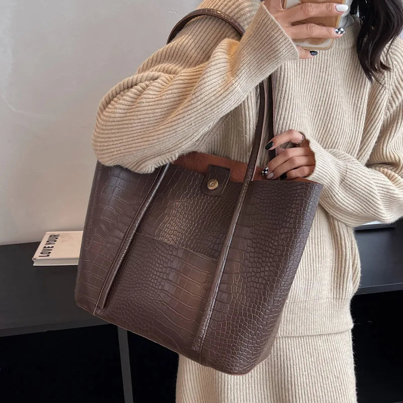 Betina™ - Shoulder Bag in Crocodile Leather
