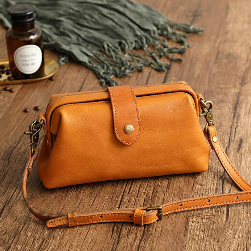 Ivy - Compact Leather Shoulder Bag