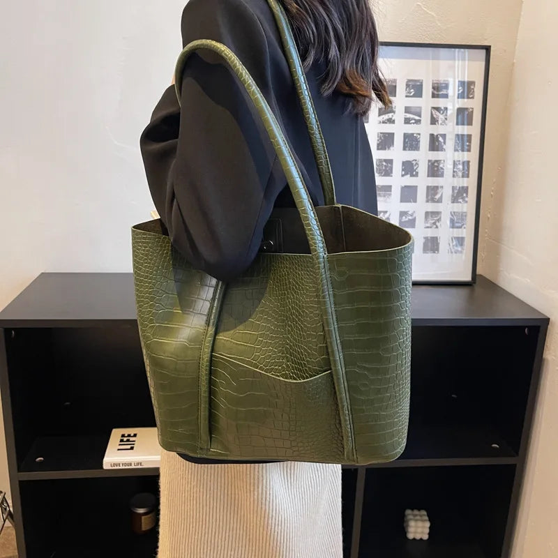 Betina™ - Shoulder Bag in Crocodile Leather