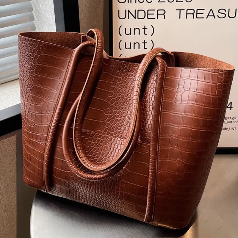 Betina™ - Shoulder Bag in Crocodile Leather