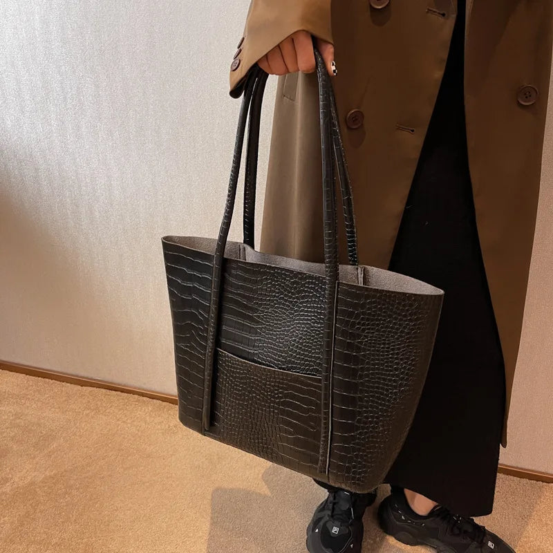 Betina™ - Shoulder Bag in Crocodile Leather