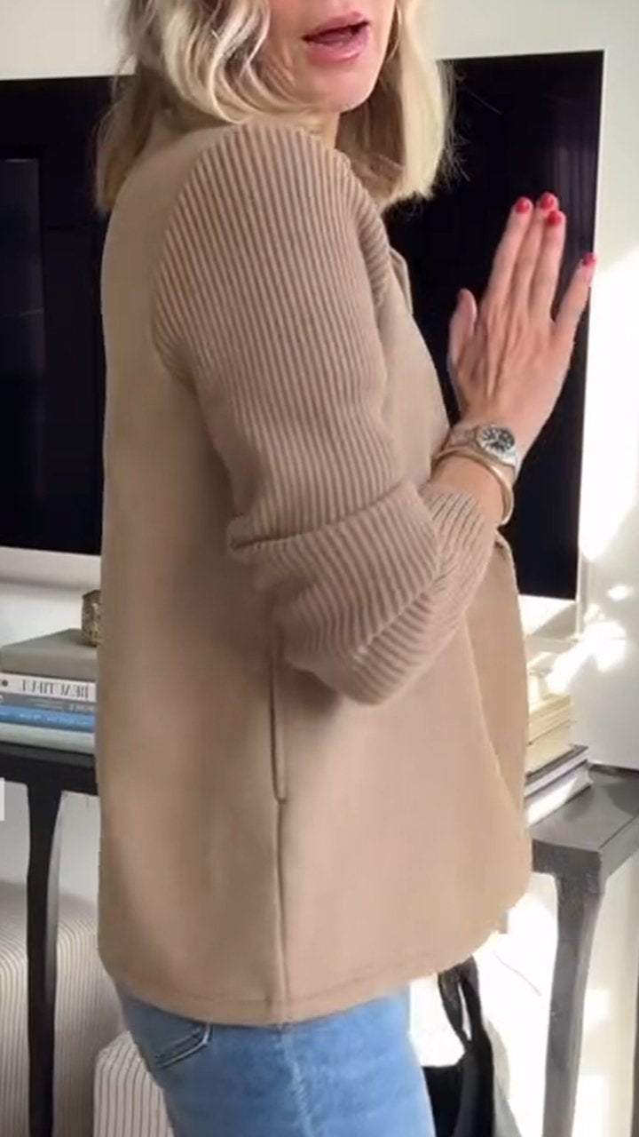 Amora - Elegant Blazer with Knitted Sleeves